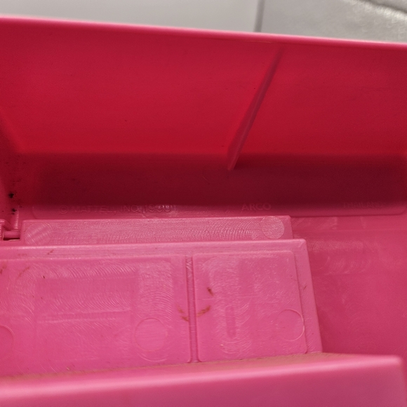 Vintage 90s Barbie Kitchen Pink Refrigerator Replacement Piece w/accessories.  - Picture 4 of 9